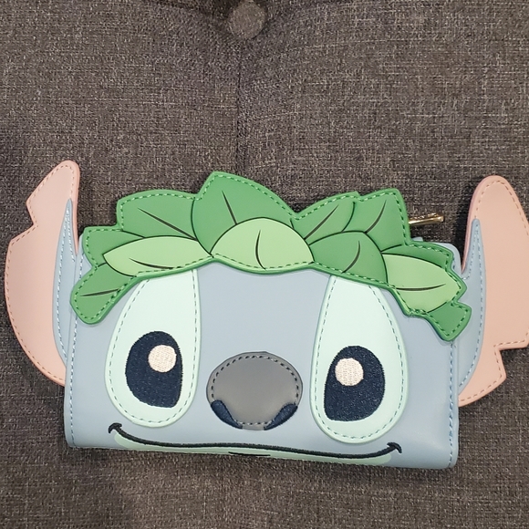 Stitch loungefly wallet - Picture 2 of 6